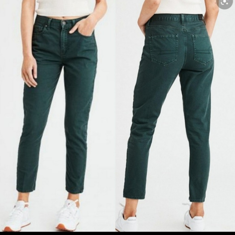American Eagle High Rise Mom Jeans Army Green 8 Short